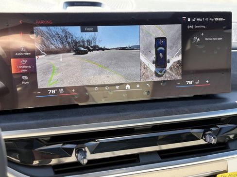 Used 2025 BMW X7 M60i image 8