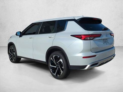 Used 2024 Mitsubishi Outlander SE FWD image 7