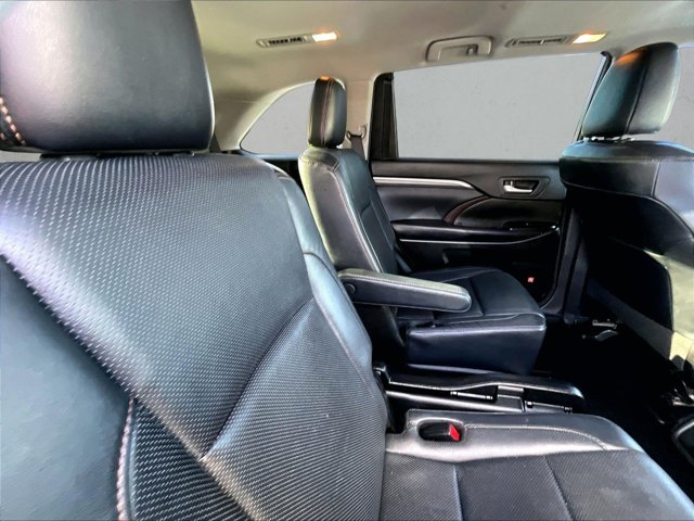 Used 2017 Toyota Highlander Limited FWD image 29