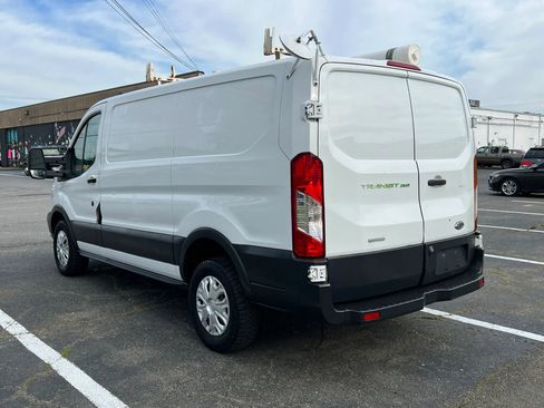 Used 2015 Ford Transit 250 130 Low Roof w/ Exterior Upgrade Package RWD image 15