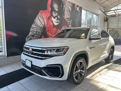 Used 2021 Volkswagen Atlas Cross Sport SE w/ Panoramic Sunroof Package image 1