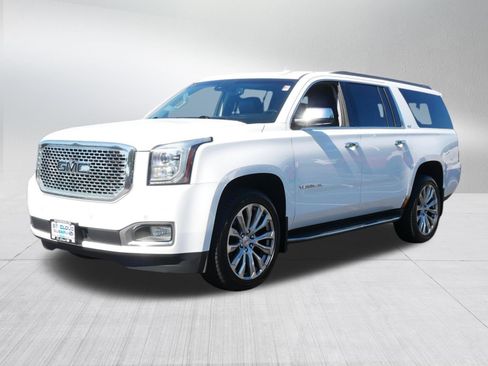Used 2017 GMC Yukon XL SLT AWD/4WD image 3