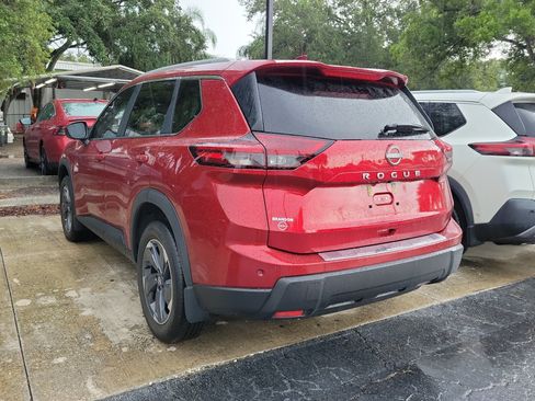 Certified 2025 Nissan Rogue SV w/ SV Premium Package FWD image 6