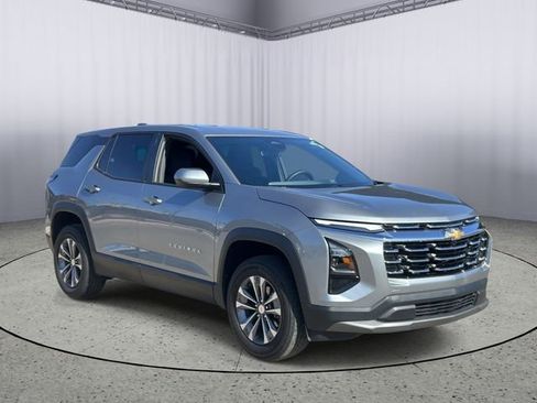 Used 2025 Chevrolet Equinox LT FWD image 5