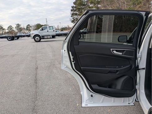Certified 2024 Ford Edge SEL image 24