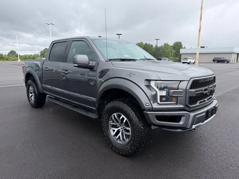 Used 2017 Ford F150 Raptor w/ Equipment Group 802A Luxury AWD/4WD image 3