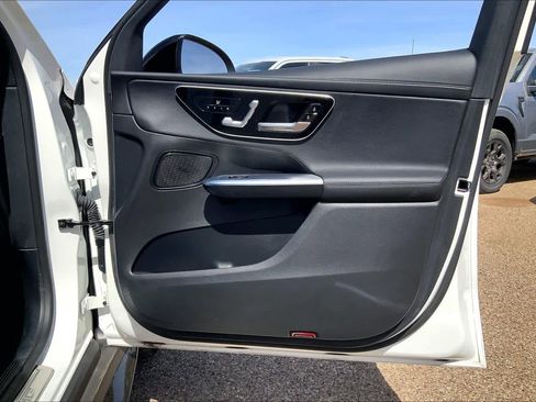 Used 2025 Mercedes-Benz GLC 43 AMG 4MATIC image 40