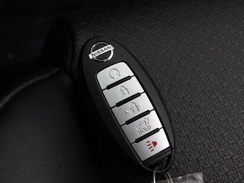 Certified 2021 Nissan Rogue SV w/ Premium Package FWD image 33