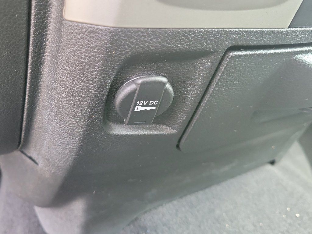 Used 2020 RAM 1500 Classic SLT AWD/4WD image 19