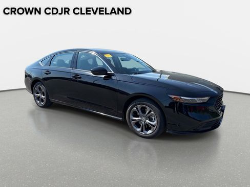 Used 2025 Honda Accord EX-L image 2