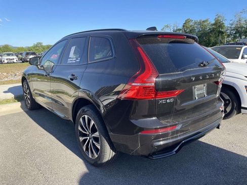 Used 2025 Volvo XC60 B5 Core AWD/4WD image 3