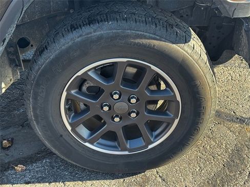 Certified 2023 Jeep Gladiator Overland image 9