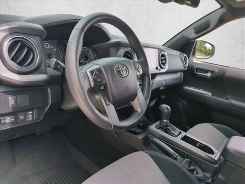 Used 2021 Toyota Tacoma TRD Sport w/ Technology Package RWD image 10