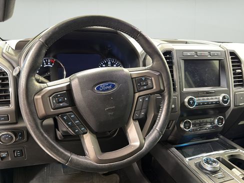 Used 2019 Ford Expedition Max XLT w/ Equipment Group 202A RWD image 12