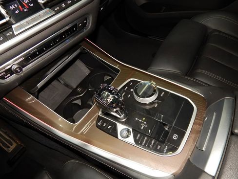 Used 2022 BMW X5 xDrive40i w/ M Sport Package image 21