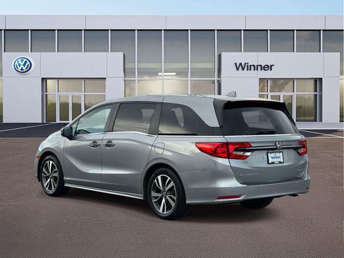 Used 2023 Honda Odyssey Touring image 3