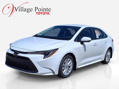 Used 2026 Toyota Corolla LE FWD image 1