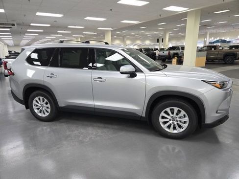New 2026 Toyota Grand Highlander AWD image 6