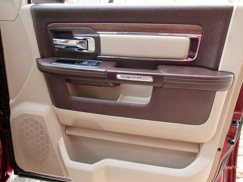 Used 2018 RAM 3500 Laramie image 37