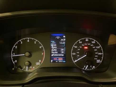 Used 2023 Toyota Corolla LE FWD image 9