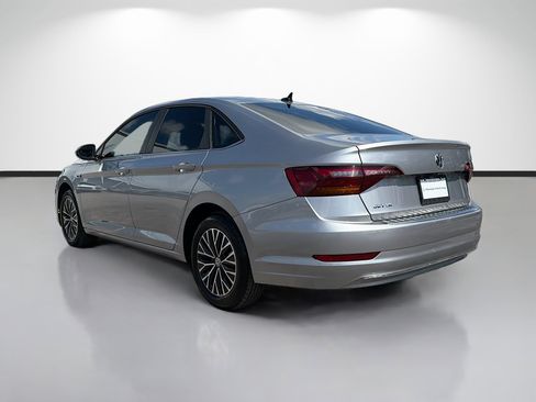 Used 2019 Volkswagen Jetta SEL w/ Cold Weather Package FWD image 5