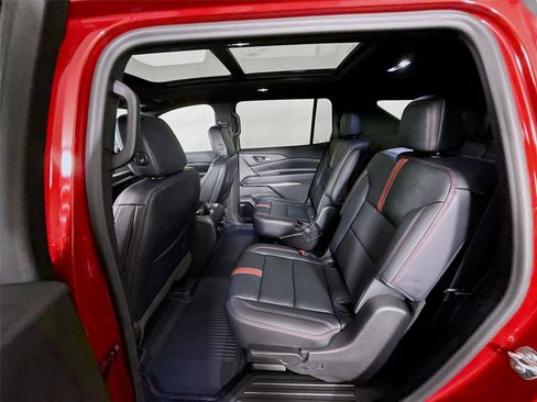New 2026 Chevrolet Traverse RS w/ LPO, Floor Liner Package AWD/4WD image 19