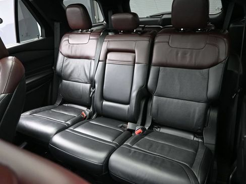 Used 2020 Ford Explorer Platinum AWD/4WD image 18