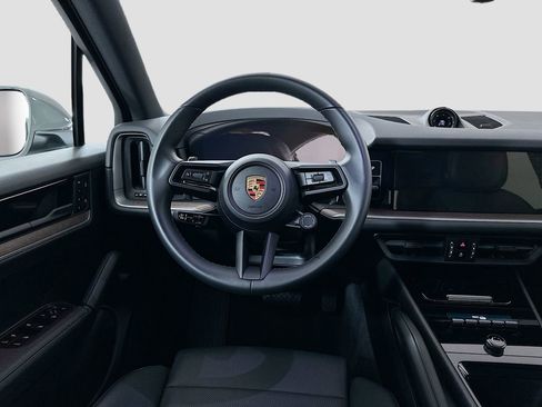 Certified 2024 Porsche Cayenne AWD/4WD image 25
