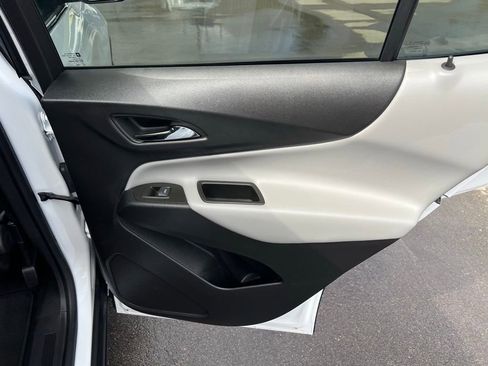 Used 2023 Chevrolet Equinox LT w/ Driver Convenience Package image 25