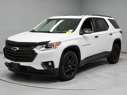 Used 2021 Chevrolet Traverse Premier w/ Redline Edition AWD/4WD image 8