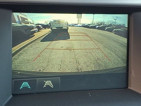 Used 2019 GMC Acadia SLE image 18