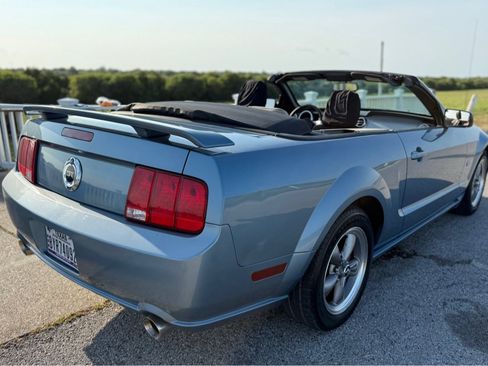 Used 2006 Ford Mustang GT RWD image 5