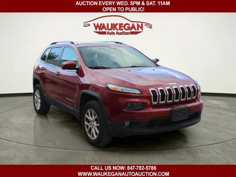 Used 2014 Jeep Cherokee Latitude w/ Comfort/Convenience Group AWD/4WD image 2