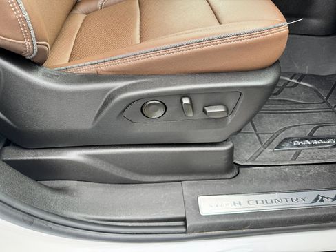 Used 2024 Chevrolet Tahoe High Country w/ Advanced Technology Package image 23