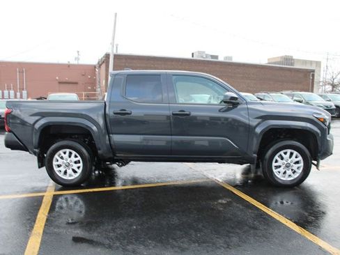 Used 2024 Toyota Tacoma SR w/ SR Upgrade Package image 5