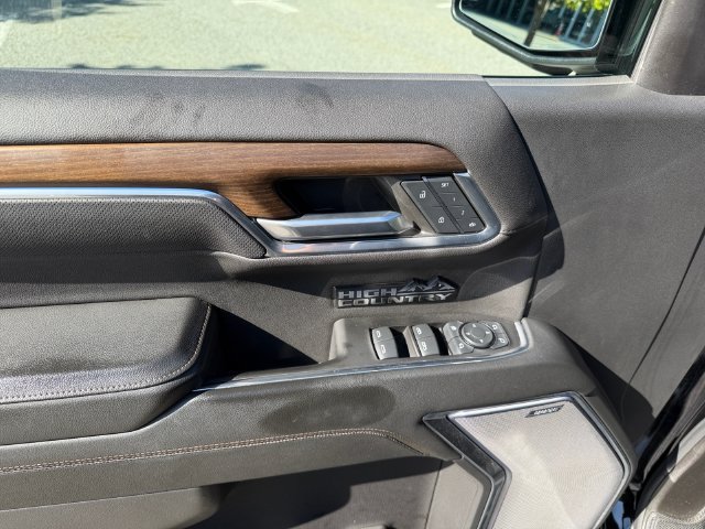 Used 2024 Chevrolet Silverado 1500 High Country w/ Midnight Edition AWD/4WD image 24