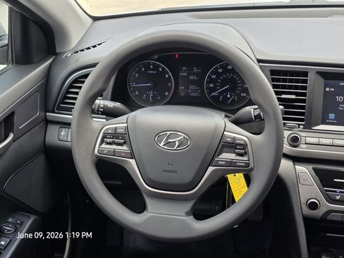 Used 2018 Hyundai Elantra SE w/ SE Connectivity Package 04 FWD image 25