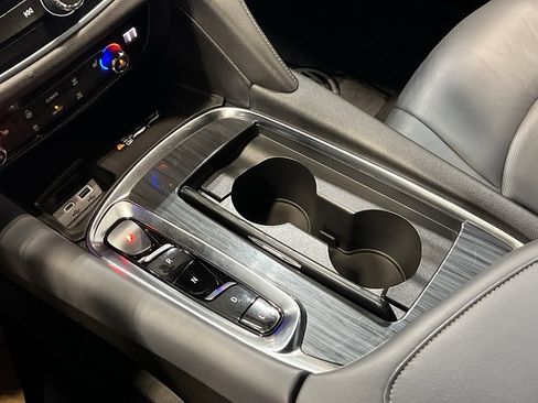 Used 2024 Buick Enclave Essence w/ Experience Buick Package image 22