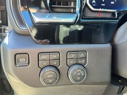 New 2026 Chevrolet Silverado 1500 LT Trail Boss w/ LT Trail Boss Premium Package AWD/4WD image 12