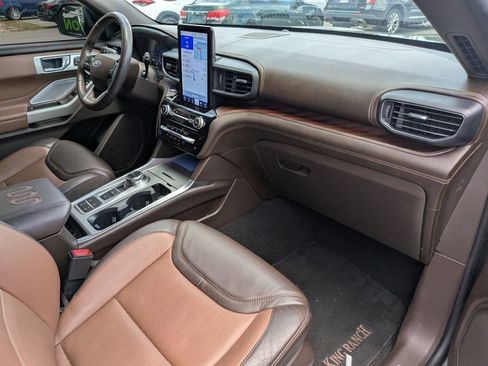 Used 2024 Ford Explorer King Ranch w/ Technology Package RWD image 13