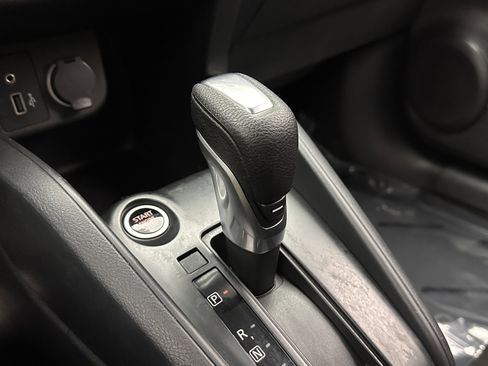 Used 2024 Nissan Kicks S image 13