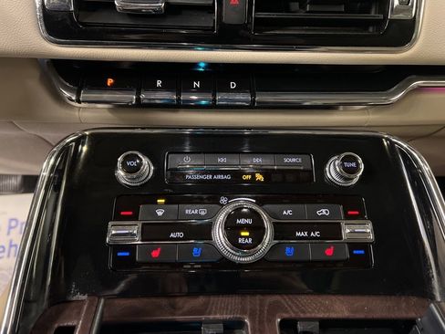 Used 2018 Lincoln Navigator L Reserve w/ Technology Package image 14