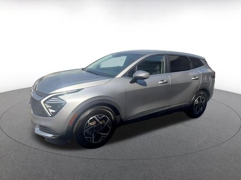 Used 2025 Kia Sportage LX image 7