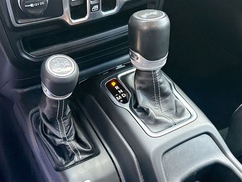 Used 2022 Jeep Wrangler Unlimited Sahara w/ Cold Weather Group image 18