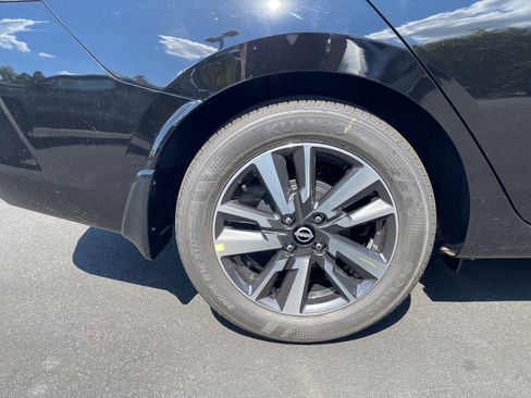 New 2025 Nissan Versa SV w/ Trunk Package image 31