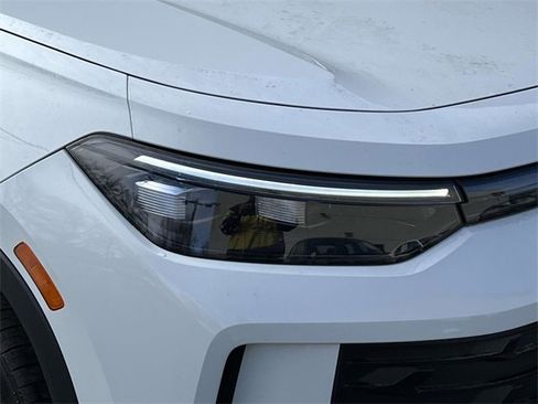 New 2025 Volkswagen Tiguan S image 9