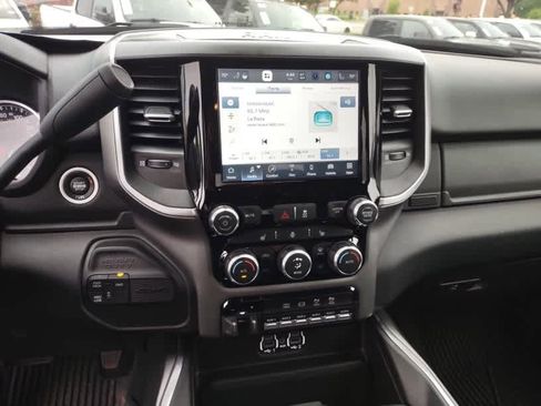 Used 2024 RAM 2500 Big Horn w/ Towing Technology Group AWD/4WD image 9