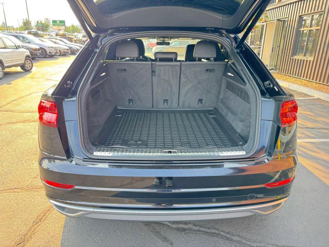 Used 2019 Audi Q8 Premium Plus w/ Premium Plus AWD/4WD image 23