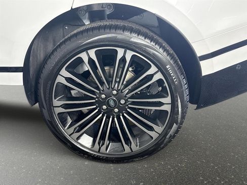 New 2026 Land Rover Range Rover Velar Dynamic SE AWD/4WD image 33