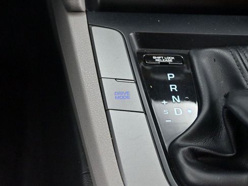 Used 2019 Hyundai Elantra SEL image 23